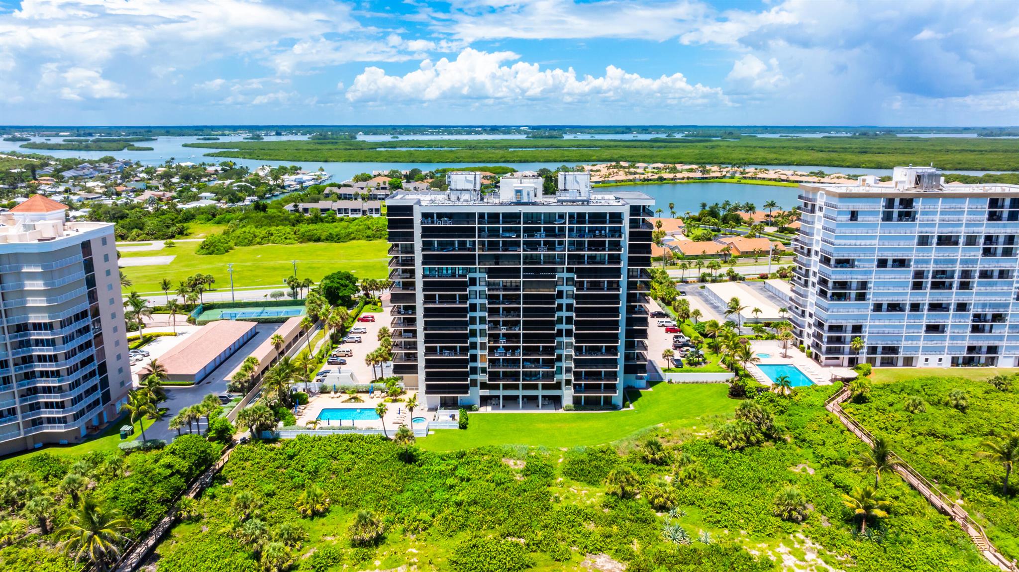 SANDS ON THE OCEAN SECTIO - Residential