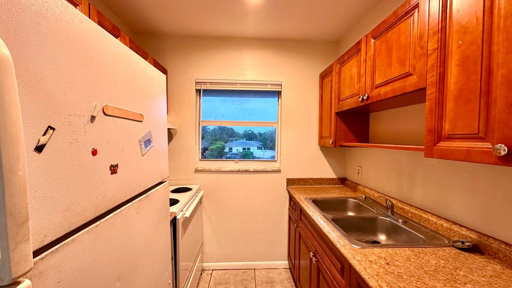 Photo of 1417 N Federal Highway #3, Lake Worth Beach, FL 33460 (MLS # R10995648)