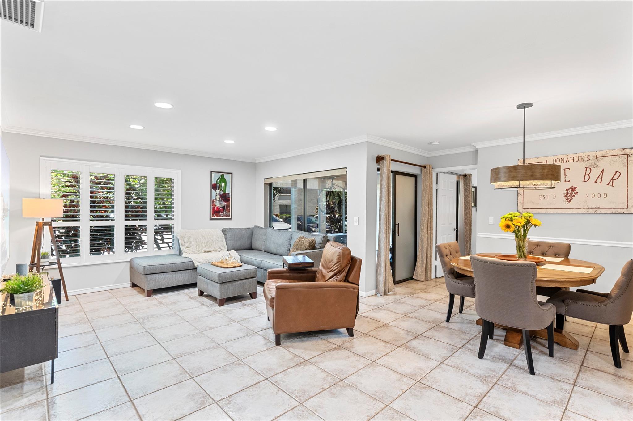 3665 NW 35th St 1674, Coconut Creek, FL, 33066/$315,000 1 3665 NW 35th St 1674