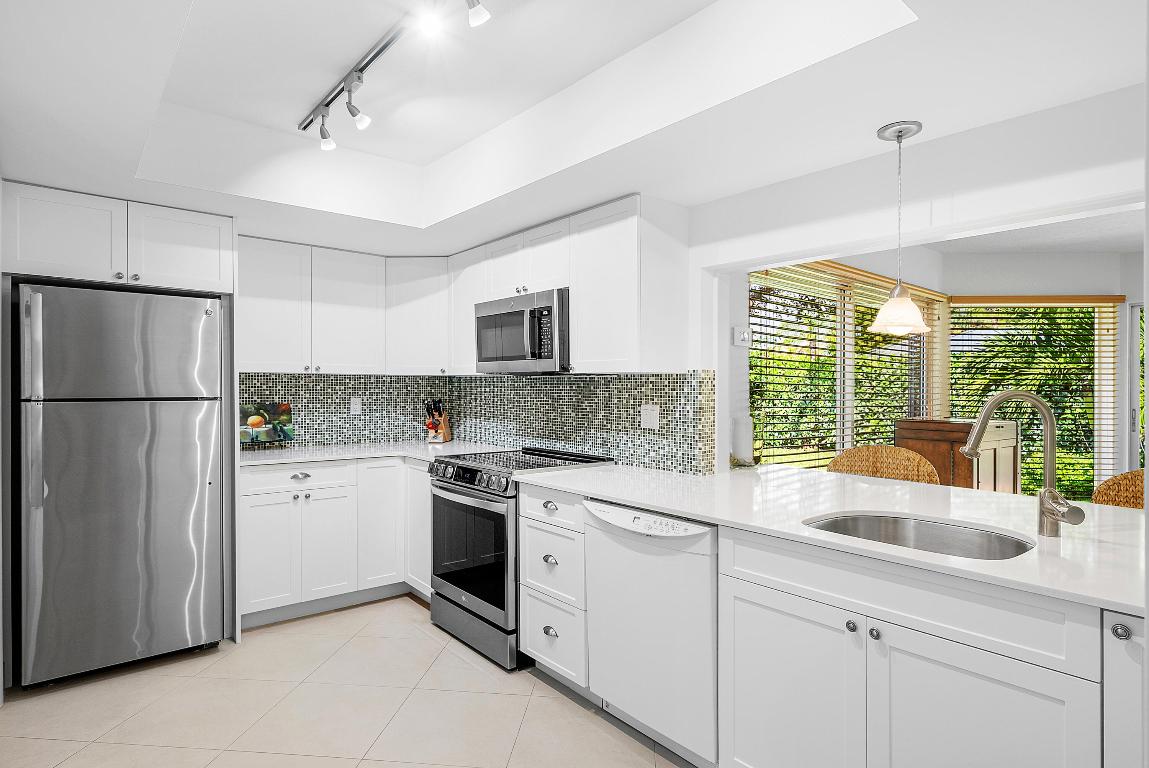 FORESTVIEW VILLAS AT ATLANTIS - Residential