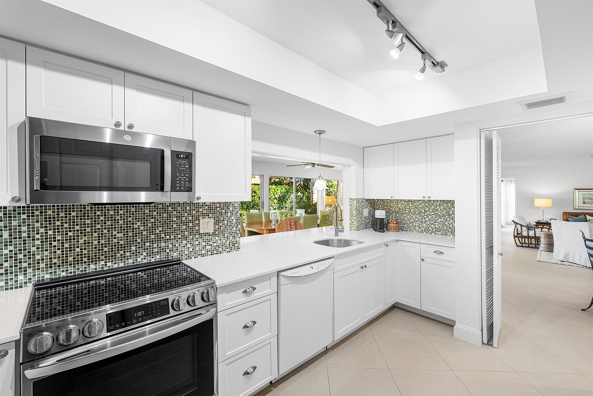 FORESTVIEW VILLAS AT ATLA - Residential