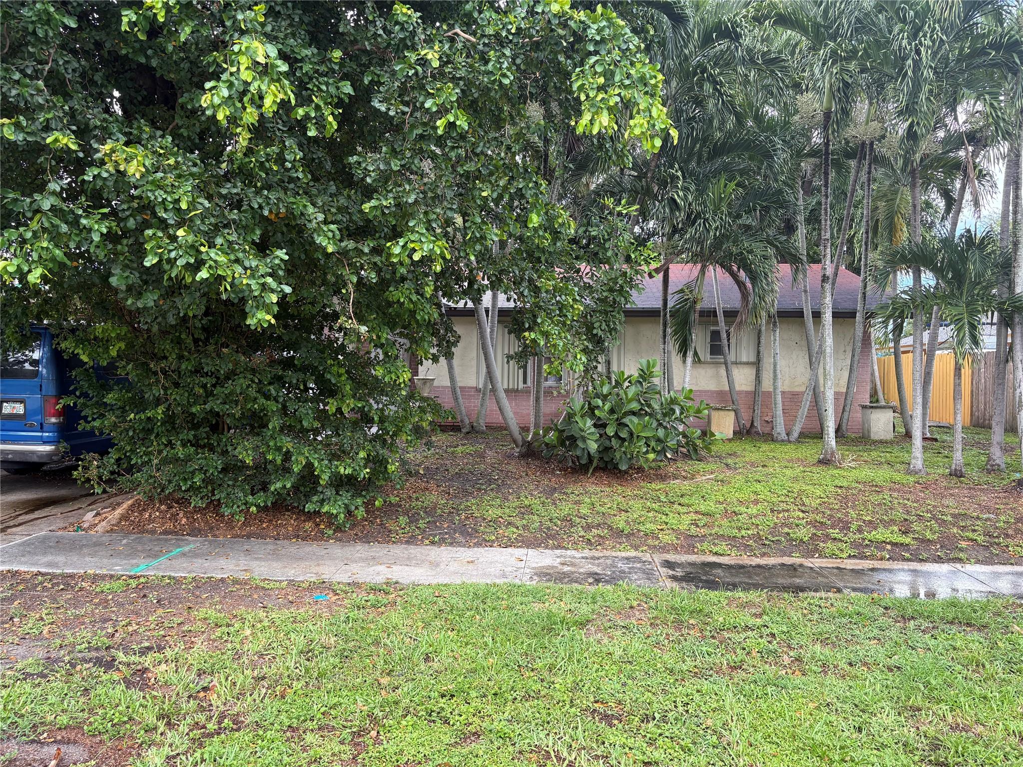 2109 Pinehurst Dr