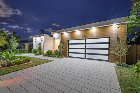 A home in Palm Beach Shores