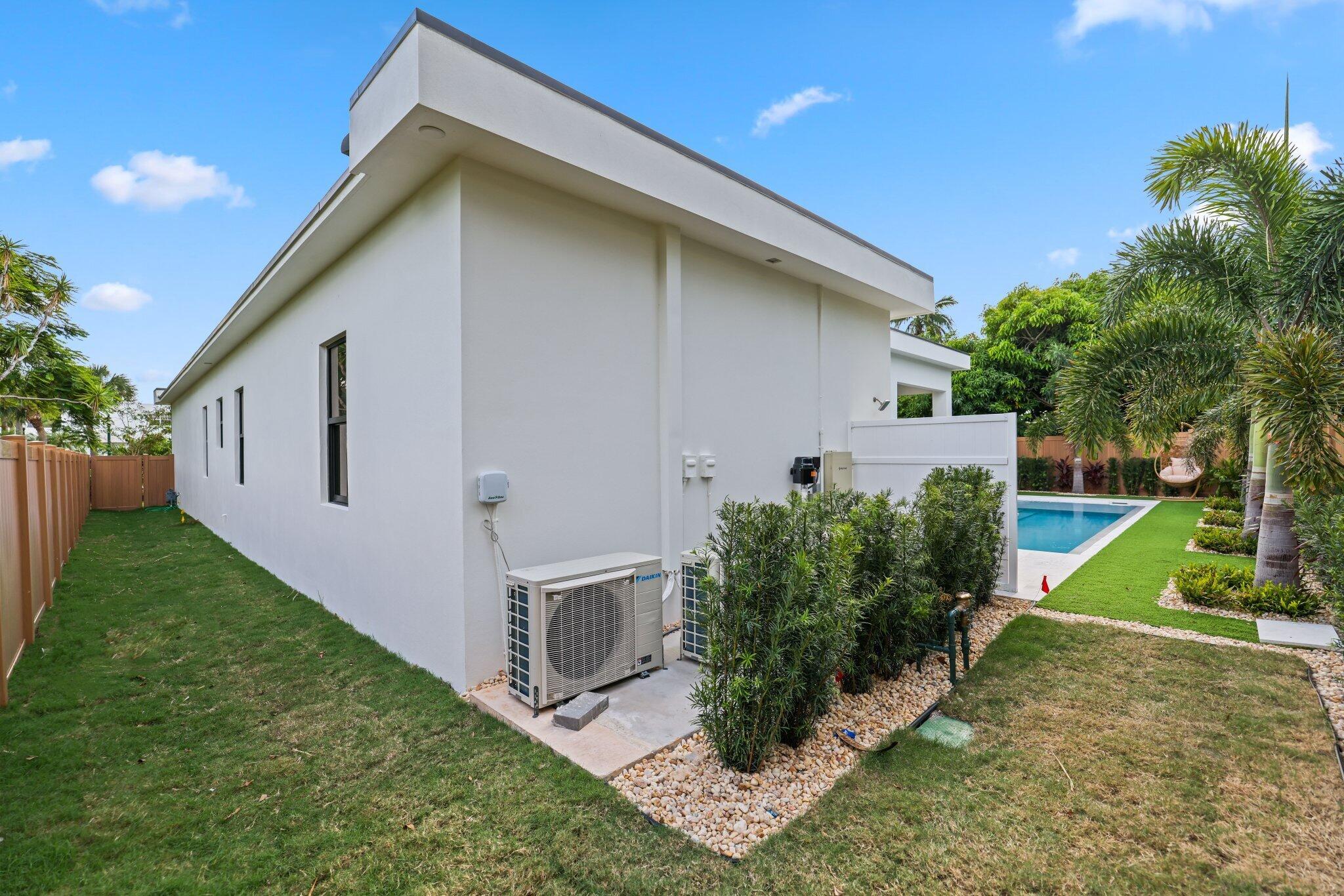 PALM BEACH SHORES - Residential