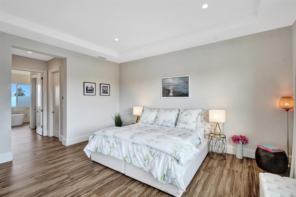 VENETIAN ISLES 1ST SEC - Residential