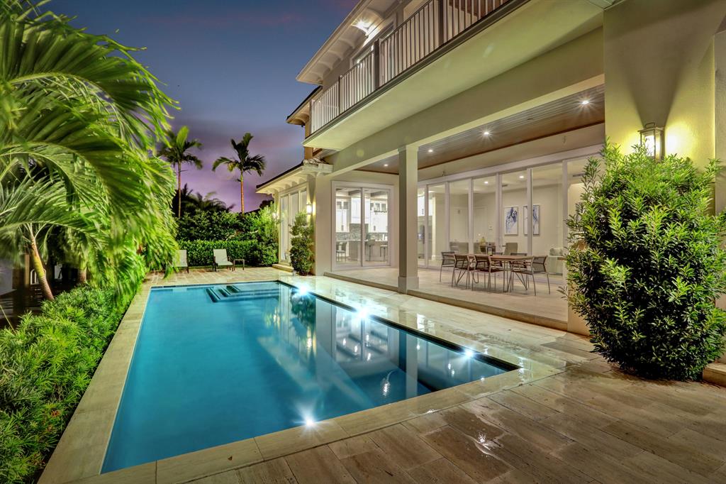 VENETIAN ISLES 1ST SEC - Residential