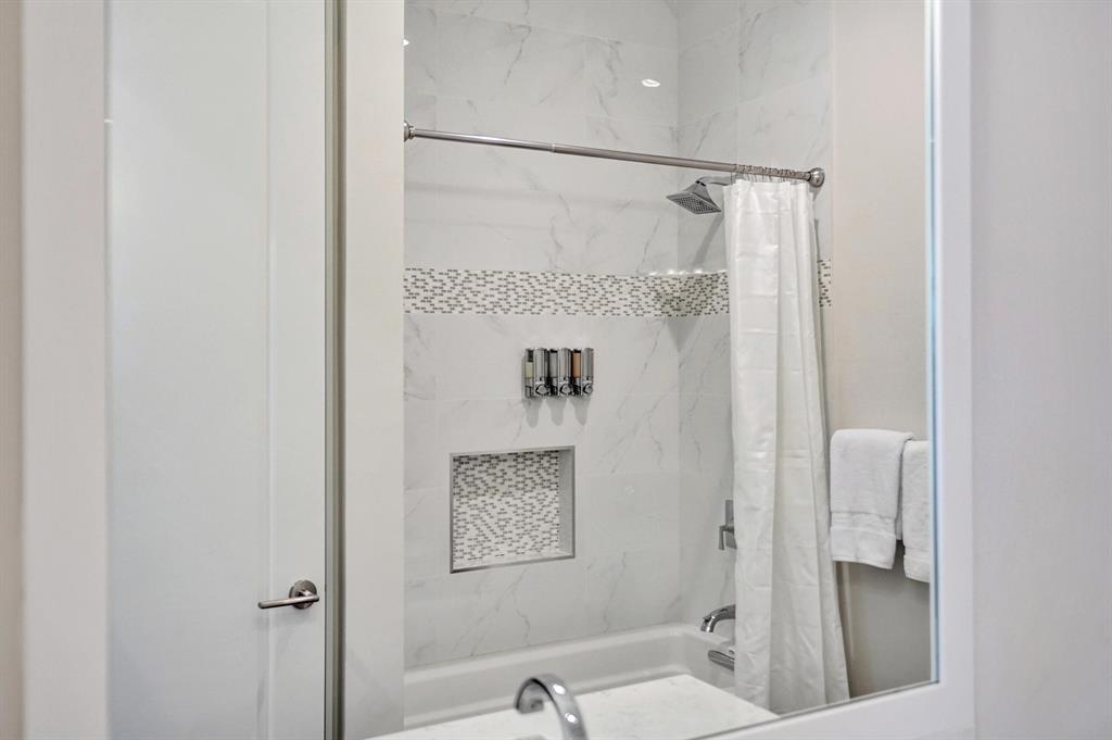 VENETIAN ISLES 1ST SEC - Residential