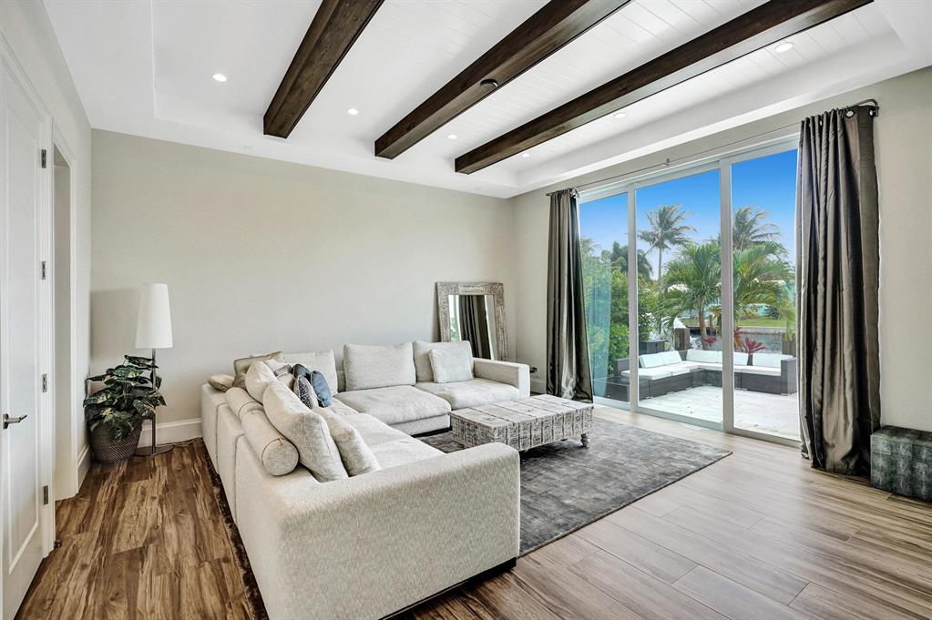 VENETIAN ISLES 1ST SEC - Residential