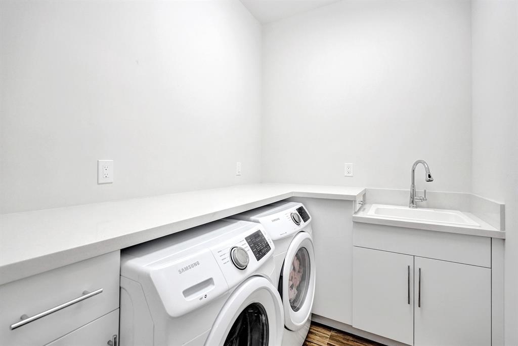 VENETIAN ISLES 1ST SEC - Residential