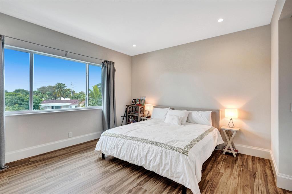 VENETIAN ISLES 1ST SEC - Residential