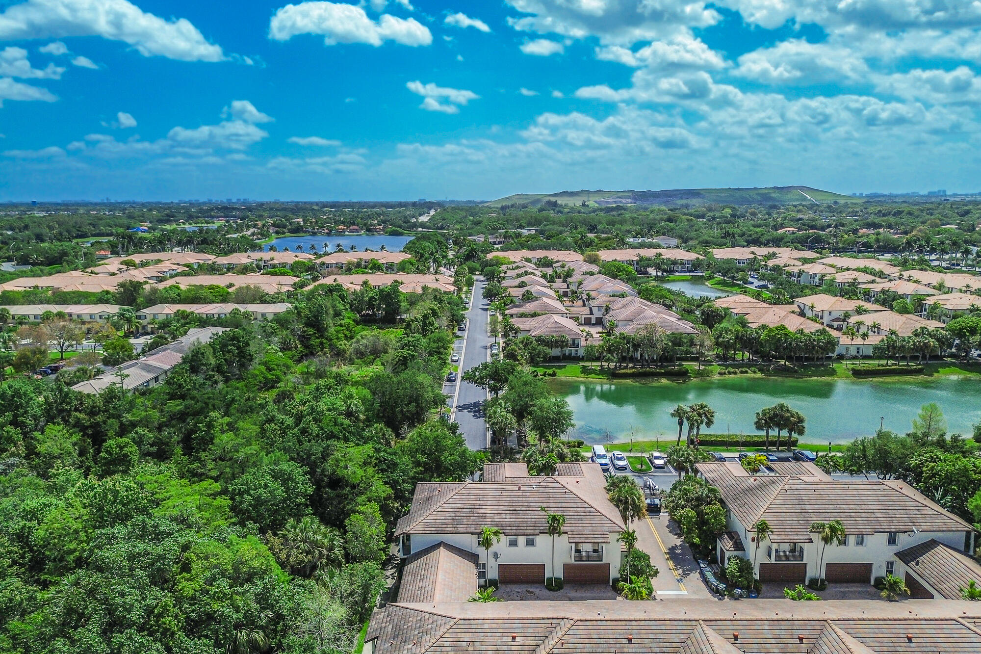 PALOMA LAKES CONDOMINIUM NO 1 - Residential