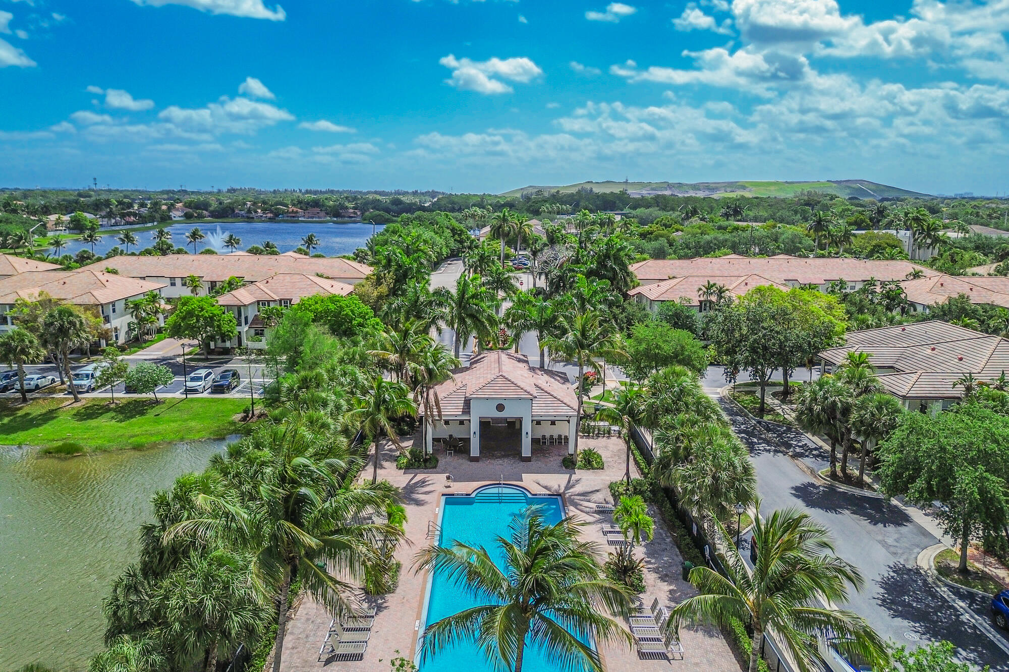 PALOMA LAKES CONDOMINIUM NO 1 - Residential