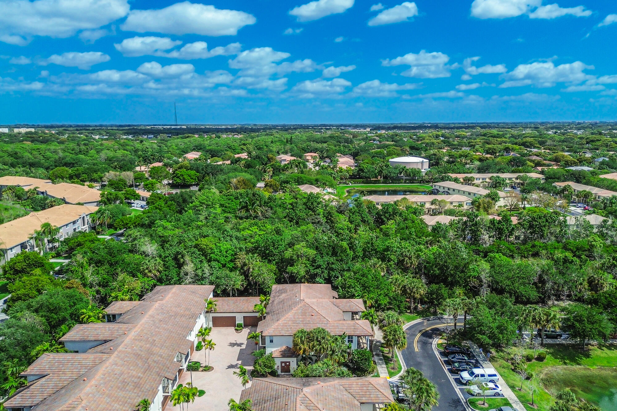 PALOMA LAKES CONDOMINIUM NO 1 - Residential