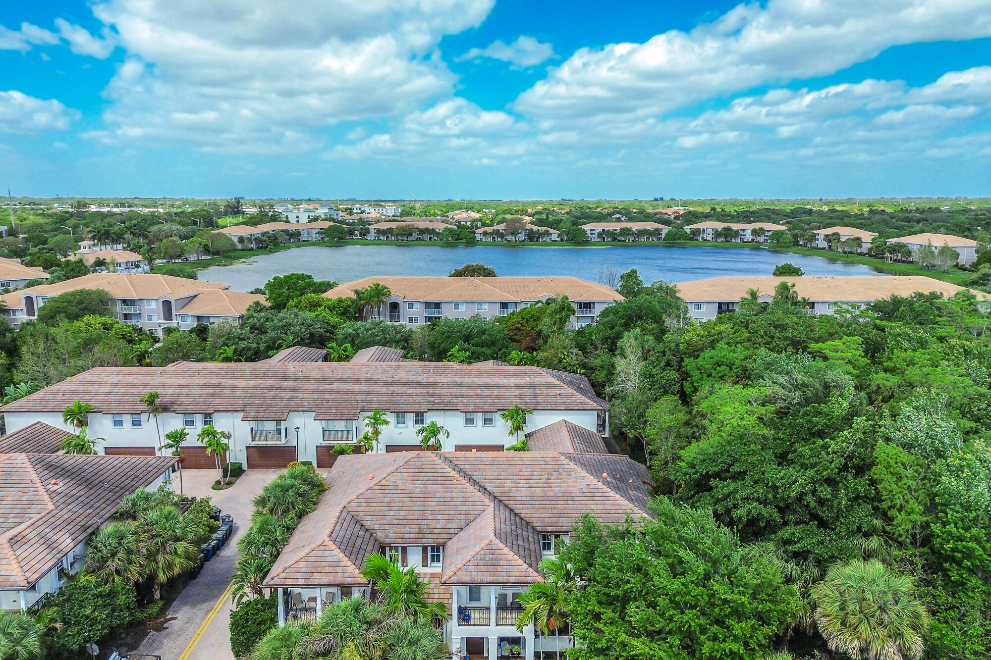 PALOMA LAKES CONDOMINIUM NO 1 - Residential