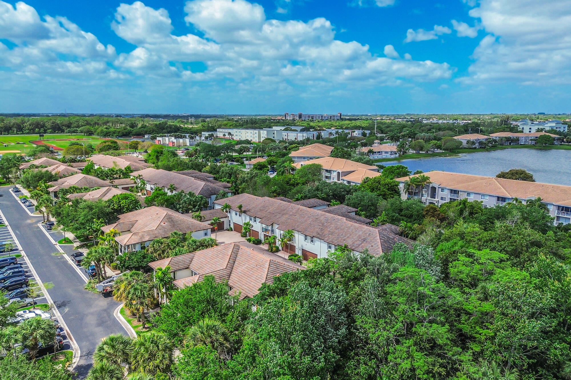 PALOMA LAKES CONDOMINIUM NO 1 - Residential