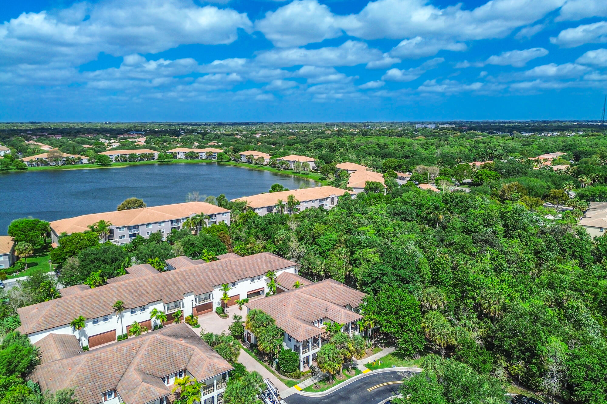 PALOMA LAKES CONDOMINIUM NO 1 - Residential