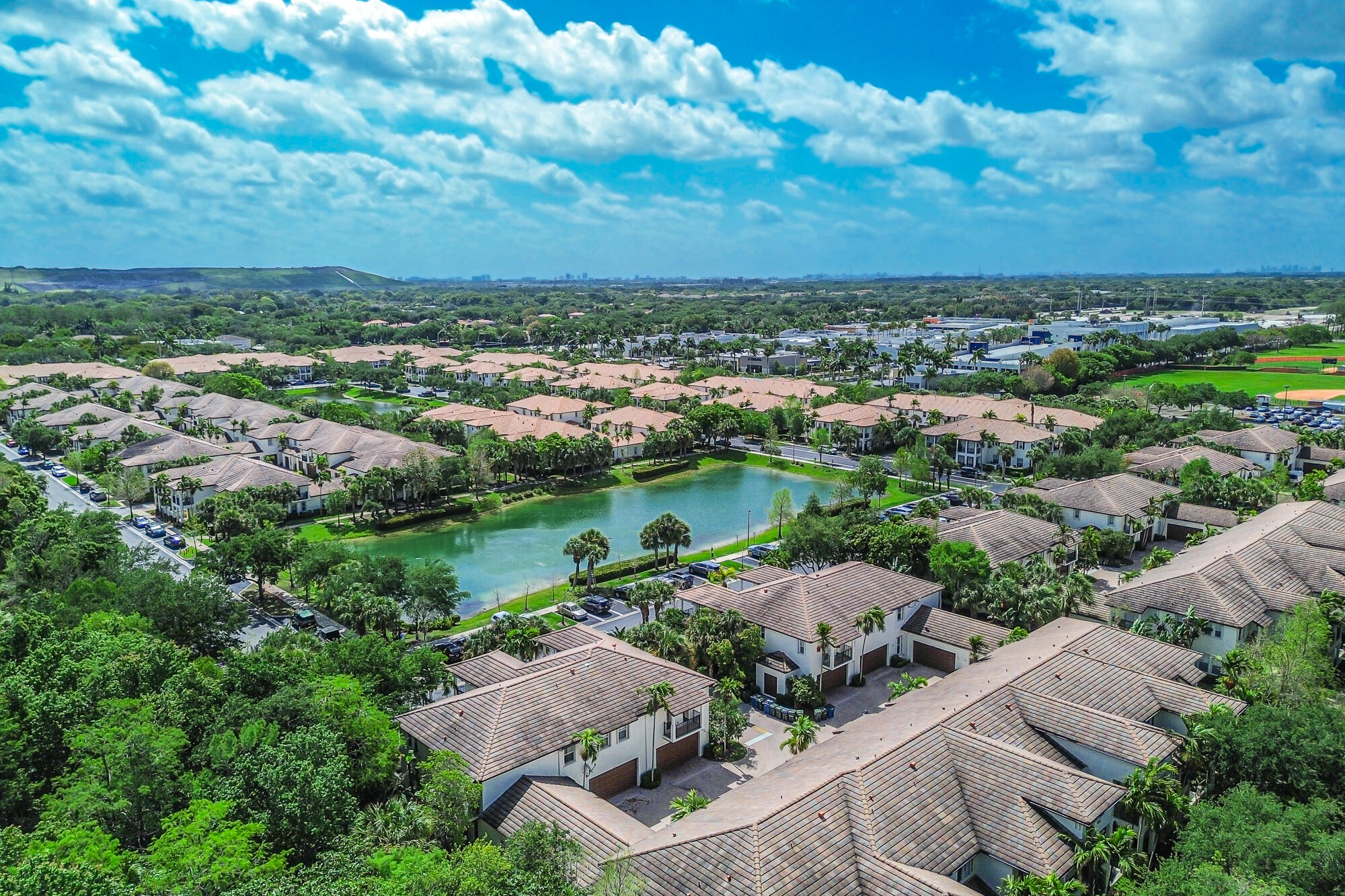 PALOMA LAKES CONDOMINIUM NO 1 - Residential