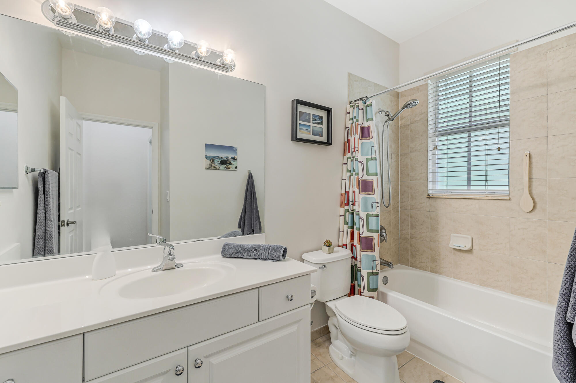 PALOMA LAKES CONDOMINIUM NO 1 - Residential