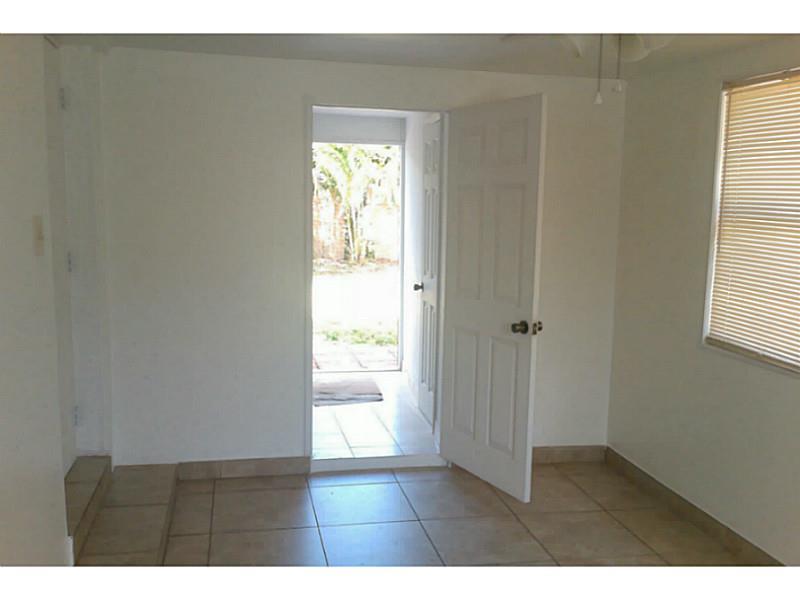 COLLIER MANOR 2ND ADD - Residential Lease