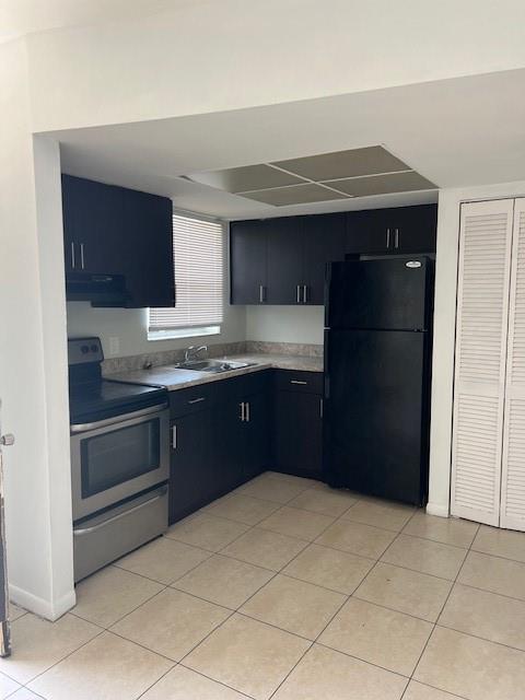 Enjoy this Apartment in a very desirable complex, with tons of amenities like pool , tennis court ,racketball etc
Surrounded by nature , lush vegetation and fun life.
Great location, close to dining , shopping and public transportation . Schools nearby and more. GATED COMMUNITY
HOA APPROVAL REQUIRED