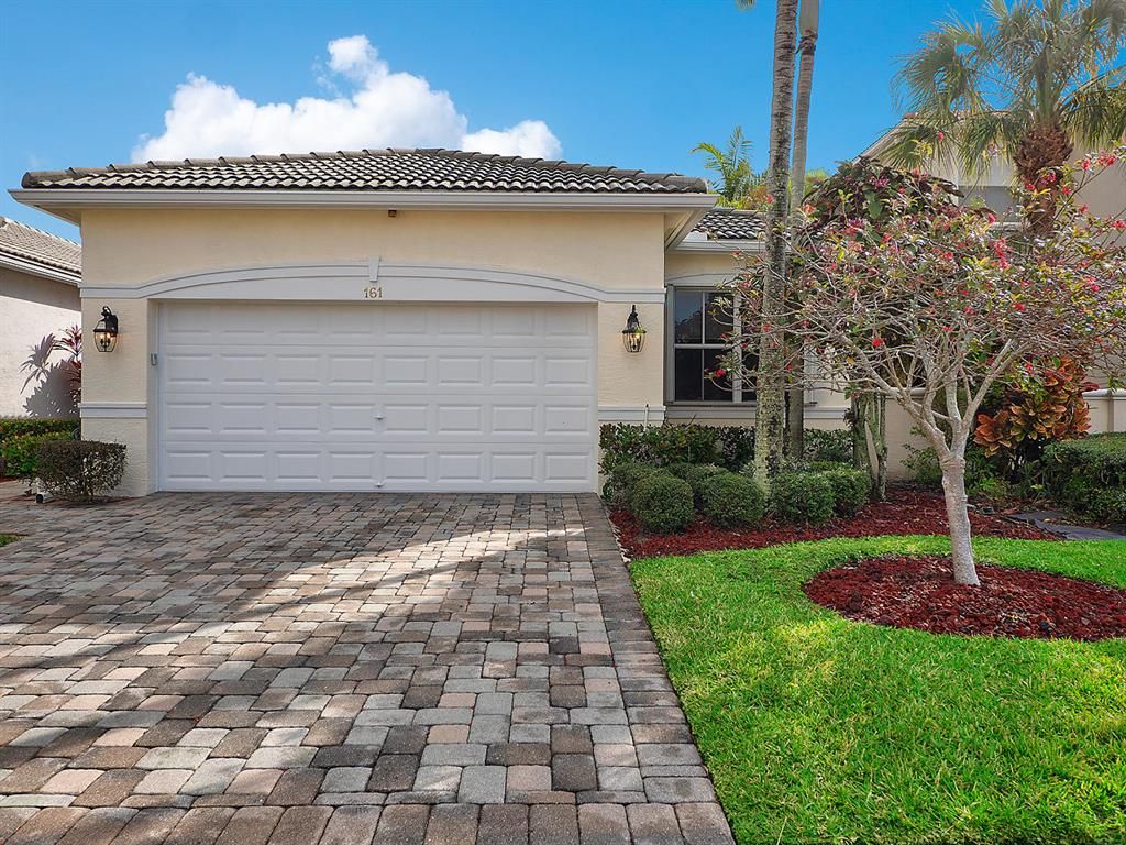 Photo of 161 Isle Verde Way, Palm Beach Gardens, FL 33418 (MLS # R10682152)