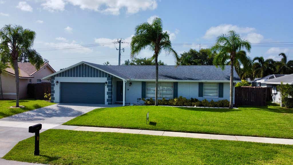 Photo of 1381 Wyndcliff Dr, Wellington, FL 33414 (MLS # B26020573)