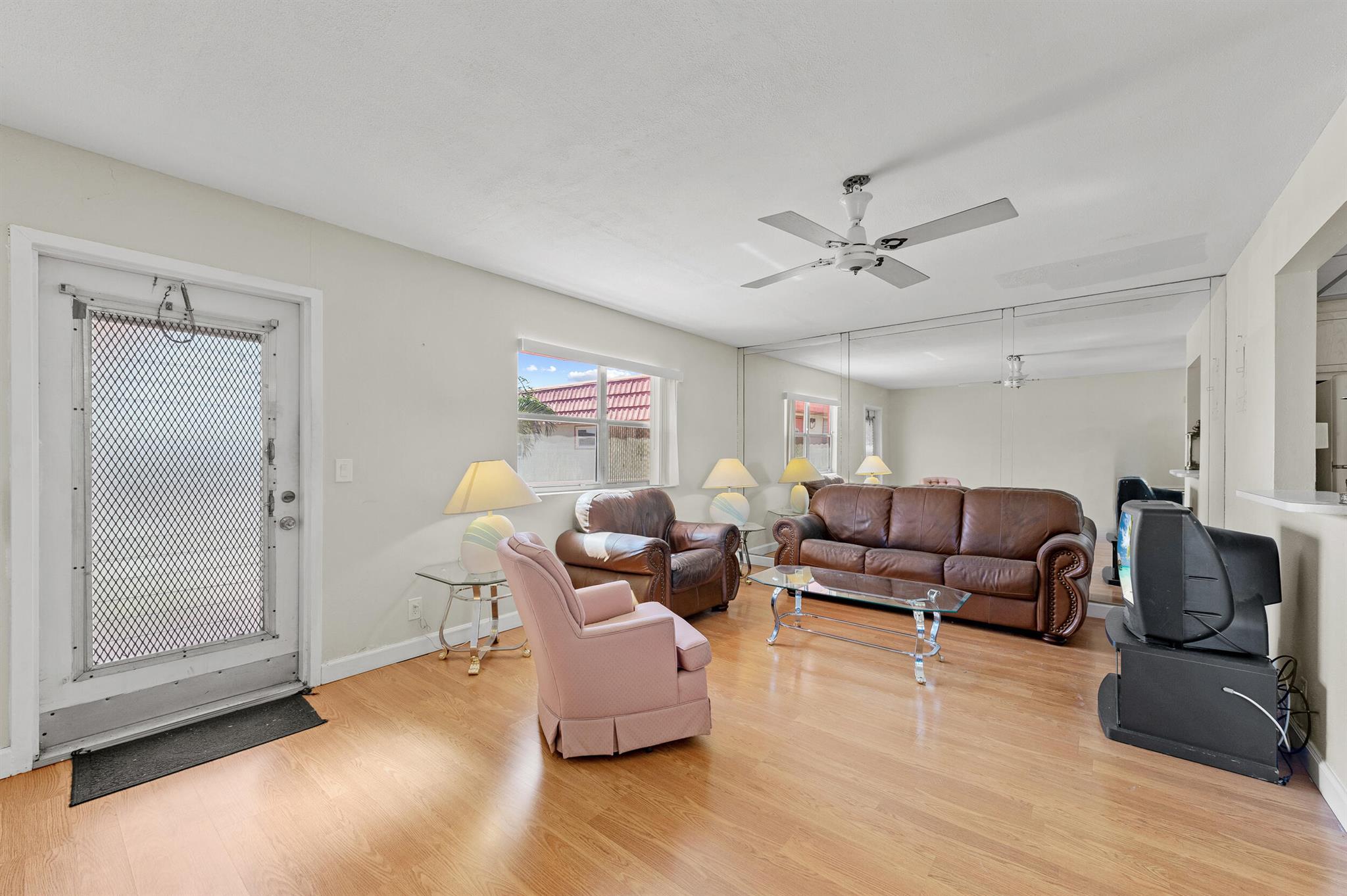 KINGS POINT - Residential