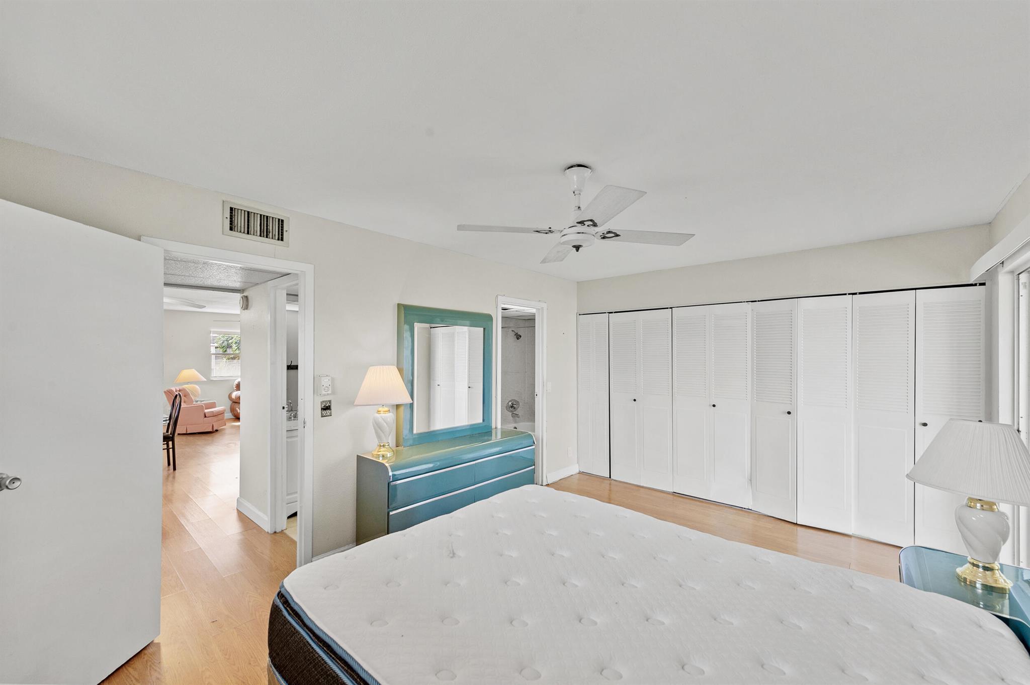 KINGS POINT - Residential