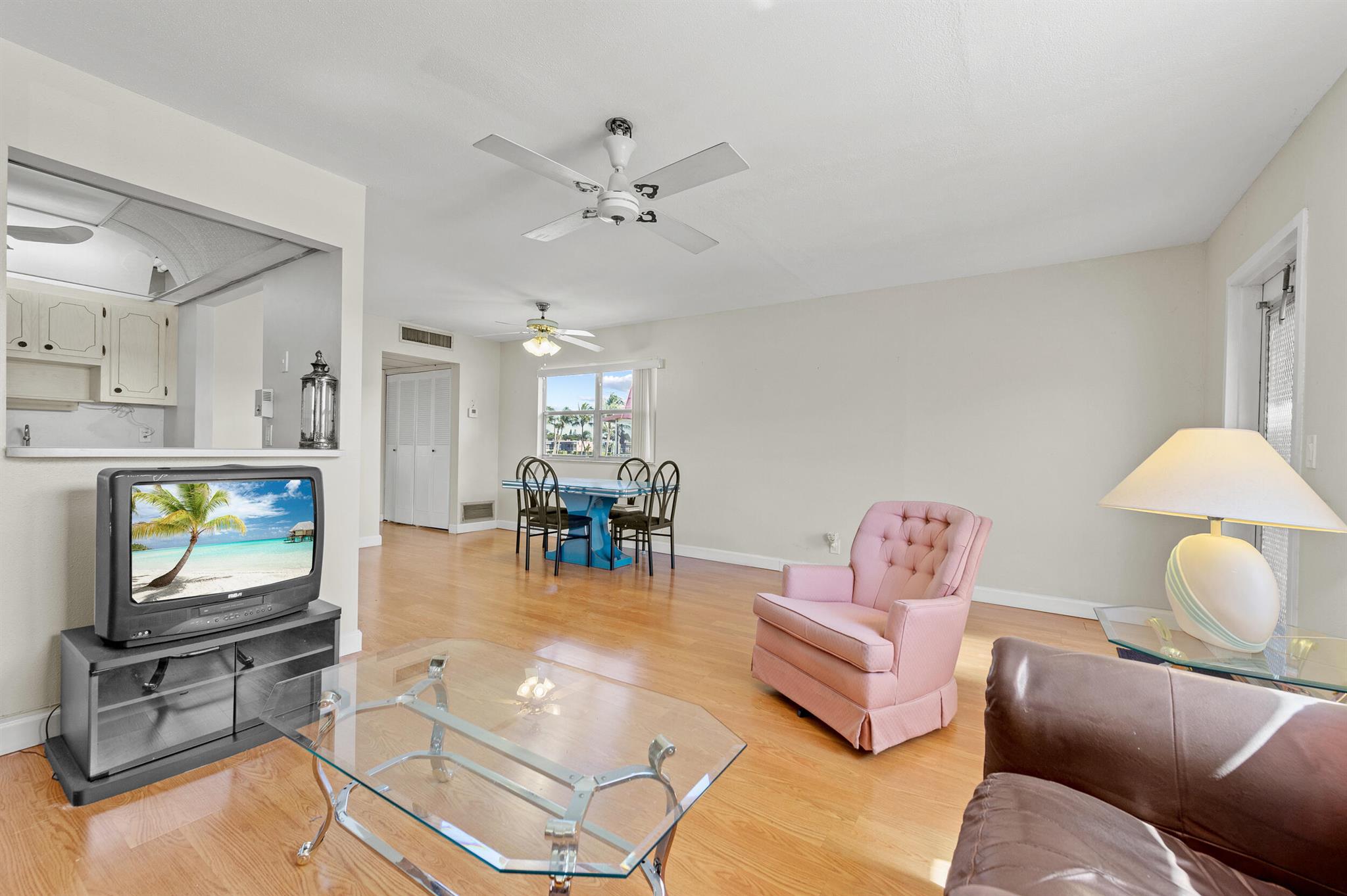 KINGS POINT - Residential