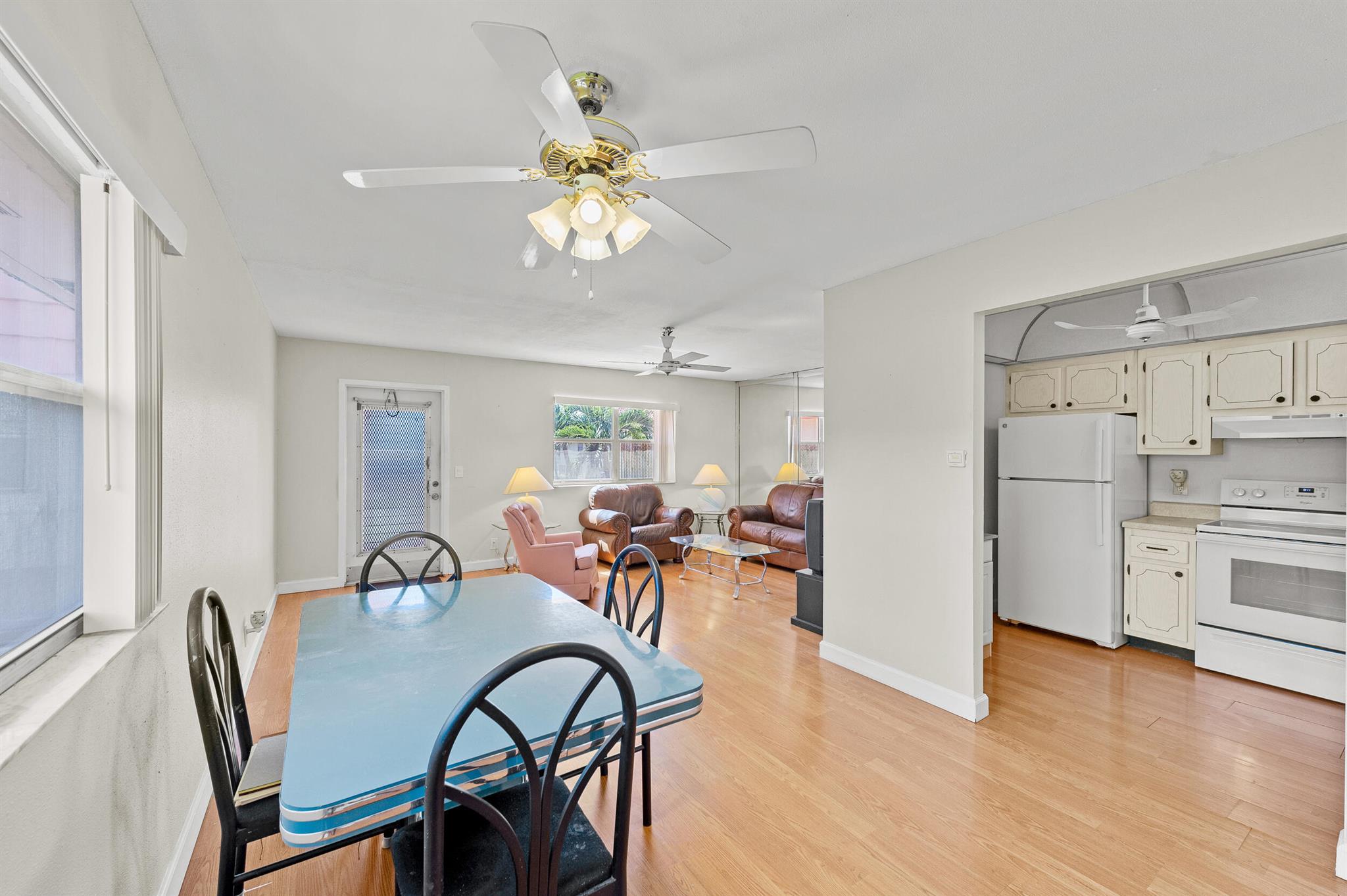 KINGS POINT - Residential