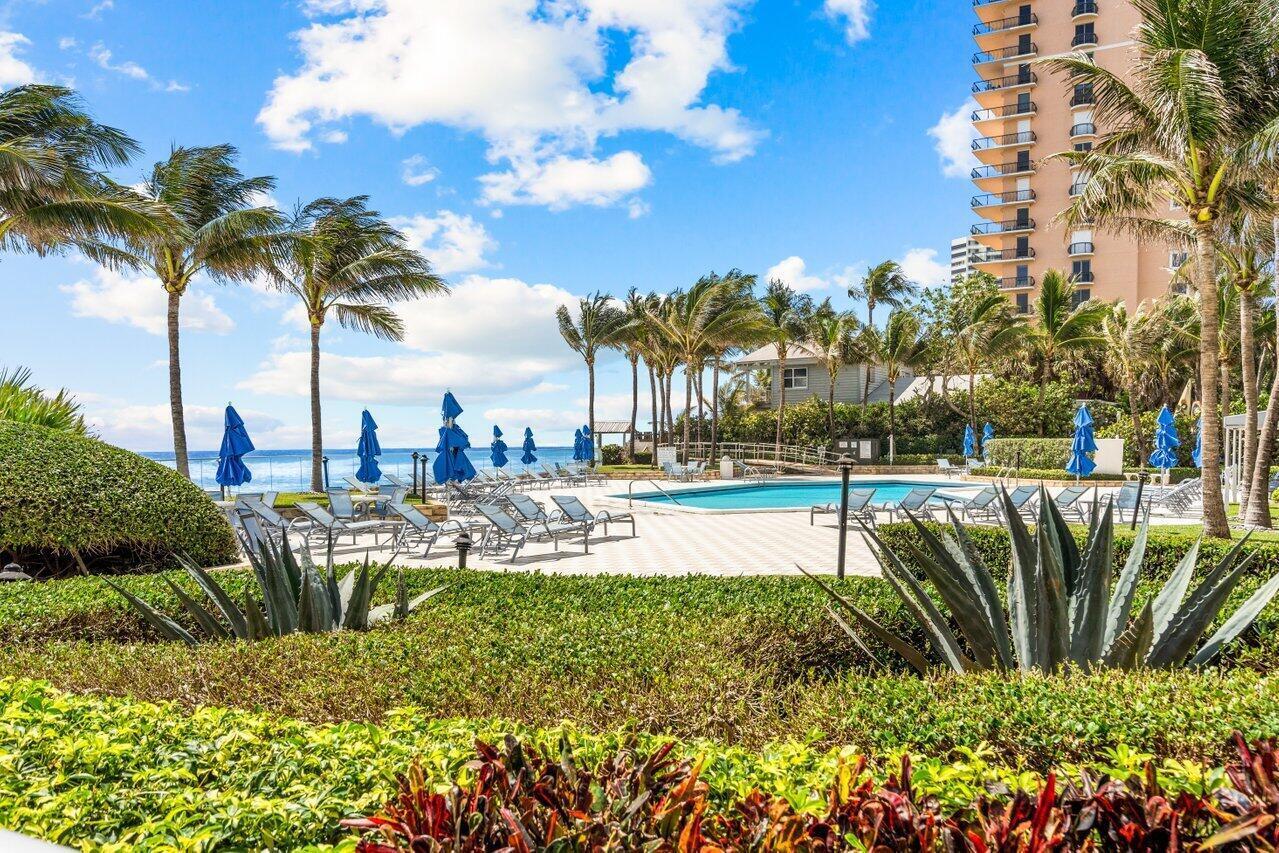 5200 N Ocean Drive 102, Singer Island, FL, 33404/$1,100,000 4 5200 N Ocean Drive 102