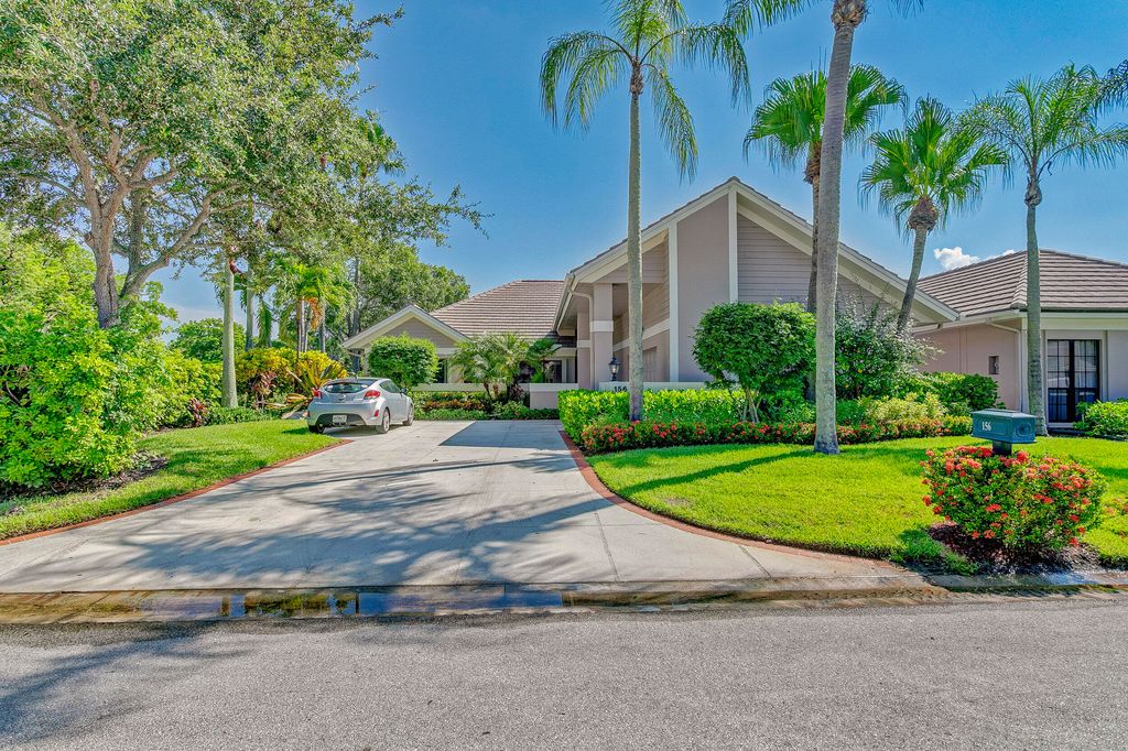 Photo of 156 Coventry Place, Palm Beach Gardens, FL 33418 (MLS # R10829599)