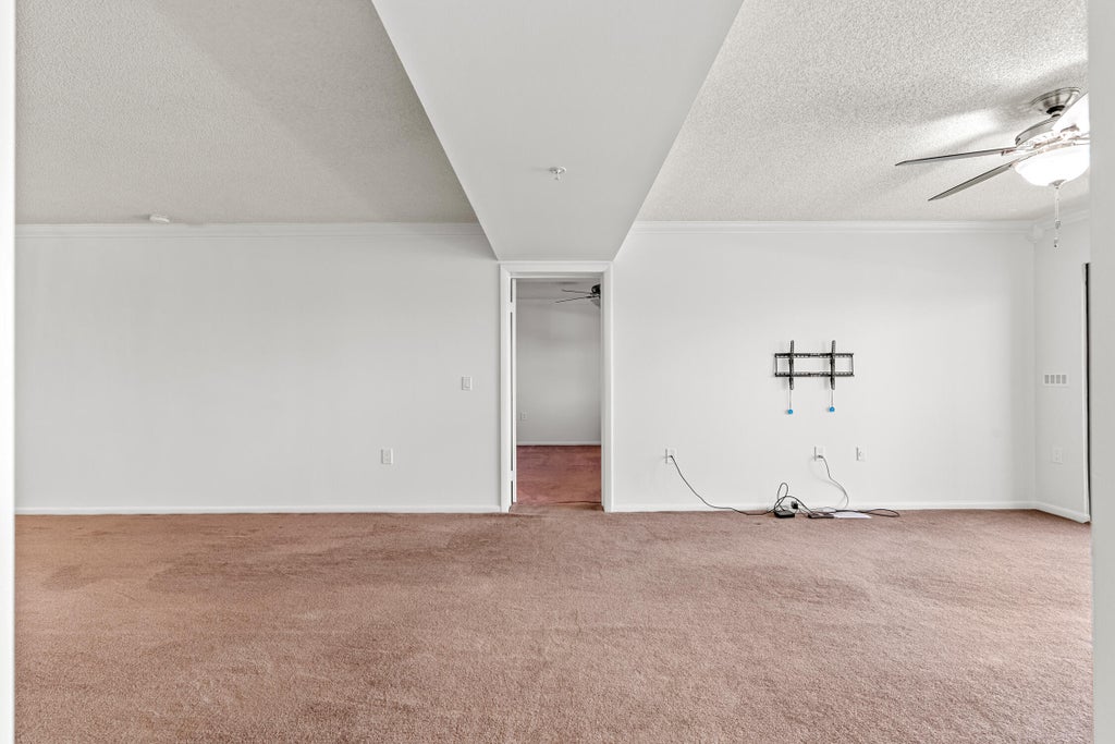 Photo of 601 SEAFARER Circle #405, Jupiter, FL 33477 (MLS # B26094567)