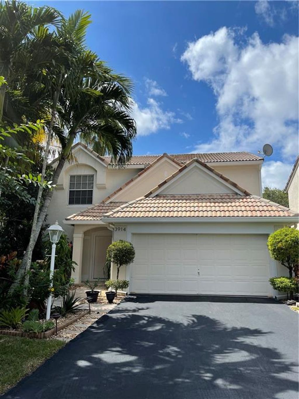 Photo of 3914 Jasmine Ln, Coral Springs, FL 33065 (MLS # F10305861)