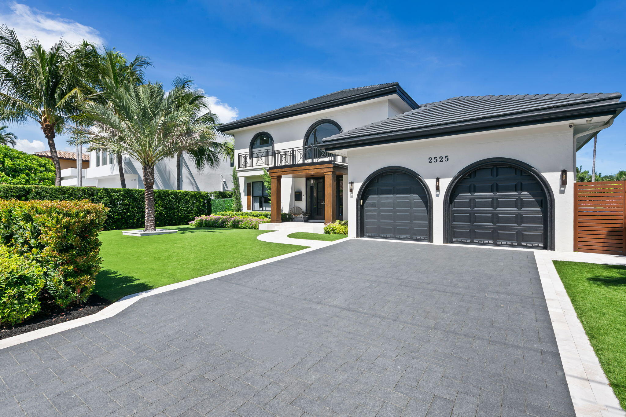2525 SEA ISLAND Drive