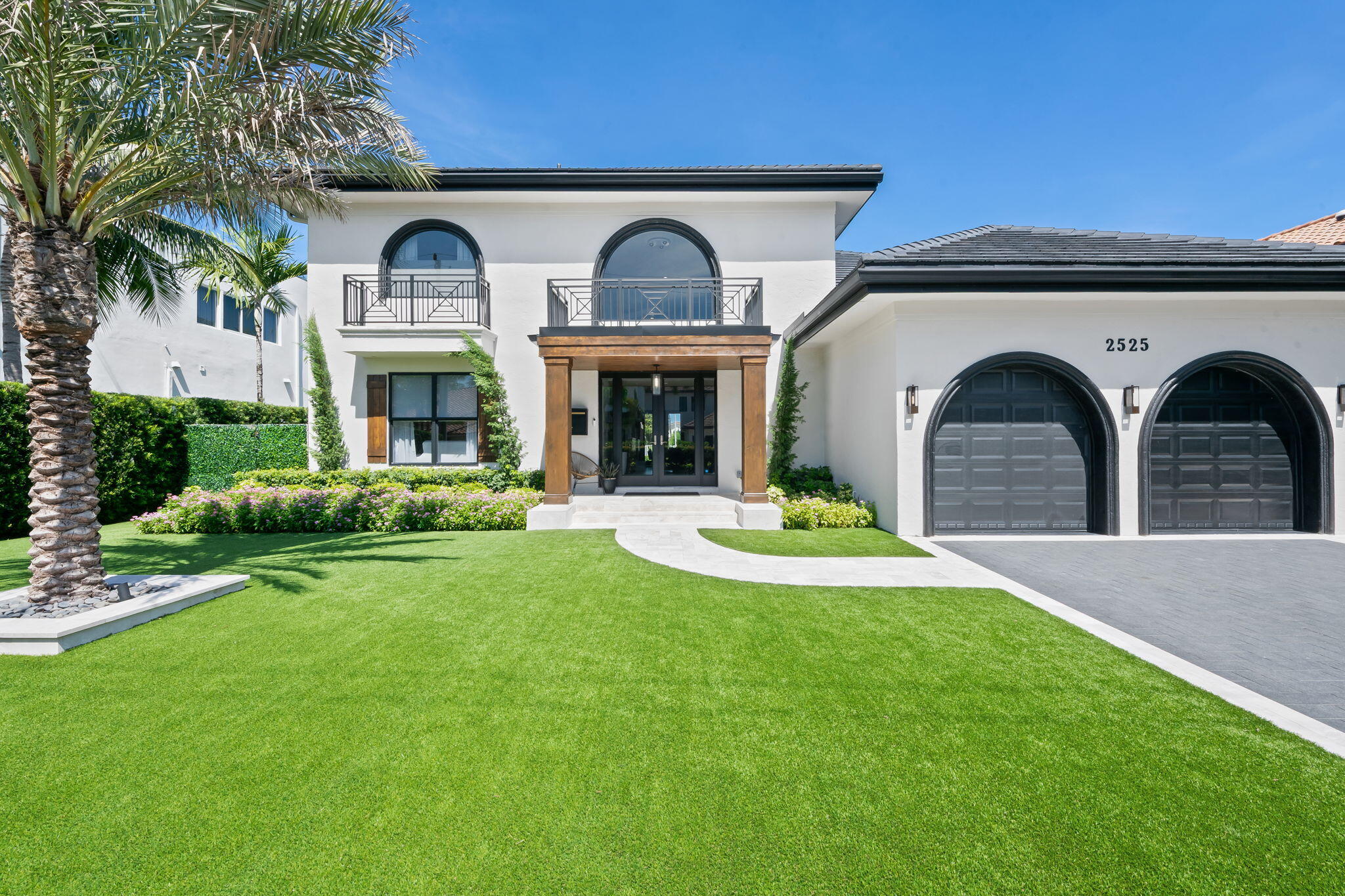2525 SEA ISLAND Drive