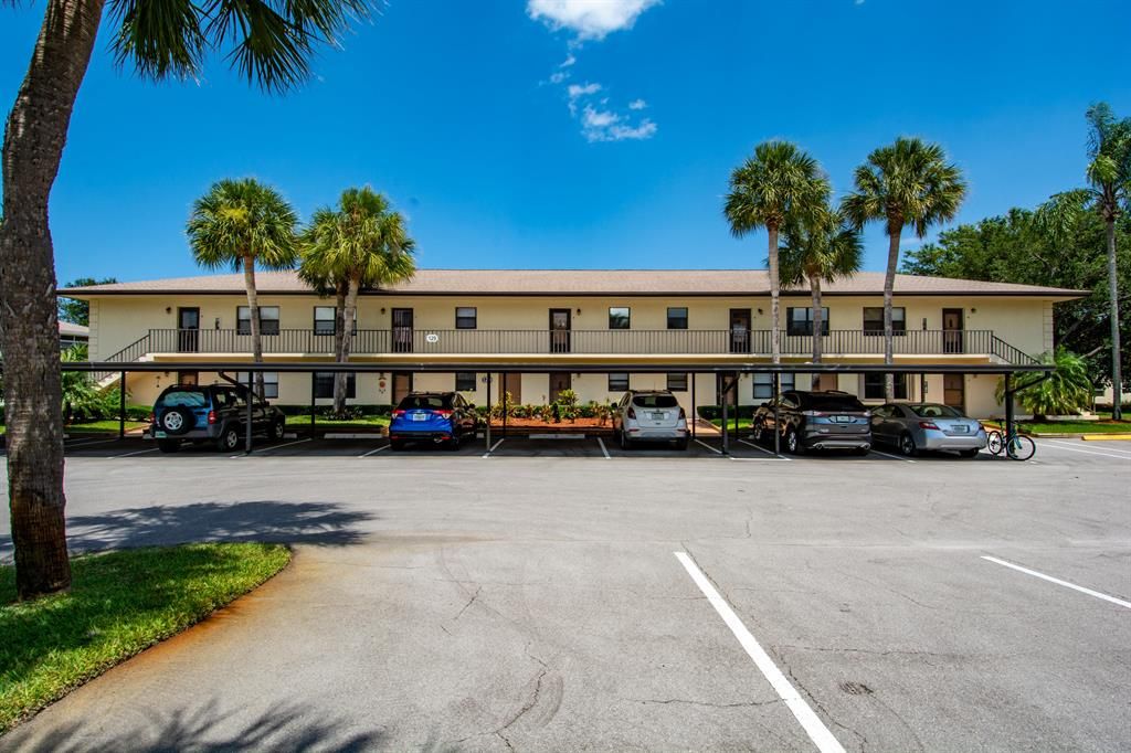 Photo of 2950 SE Ocean Boulevard #Bldg 129- 8, Stuart, FL 34996 (MLS # R10714780)
