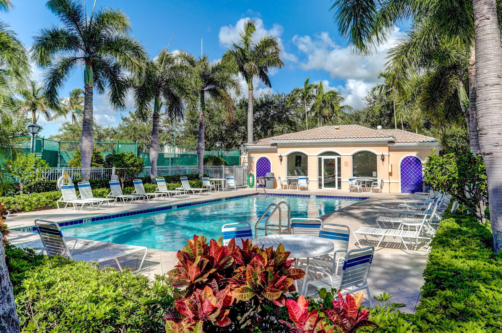 CATALINA LAKES - Residential