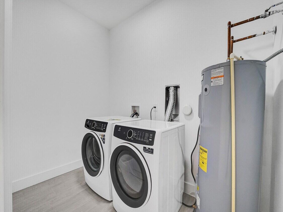 THE ENCLAVE AT LAKE RIDGE - Residential