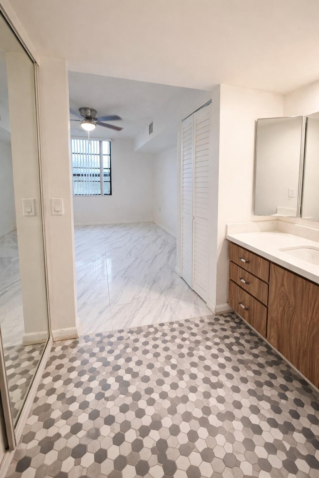 WHITEHALL CONDO OF THE LANDS OF THE PRESIDENT - Residential Lease