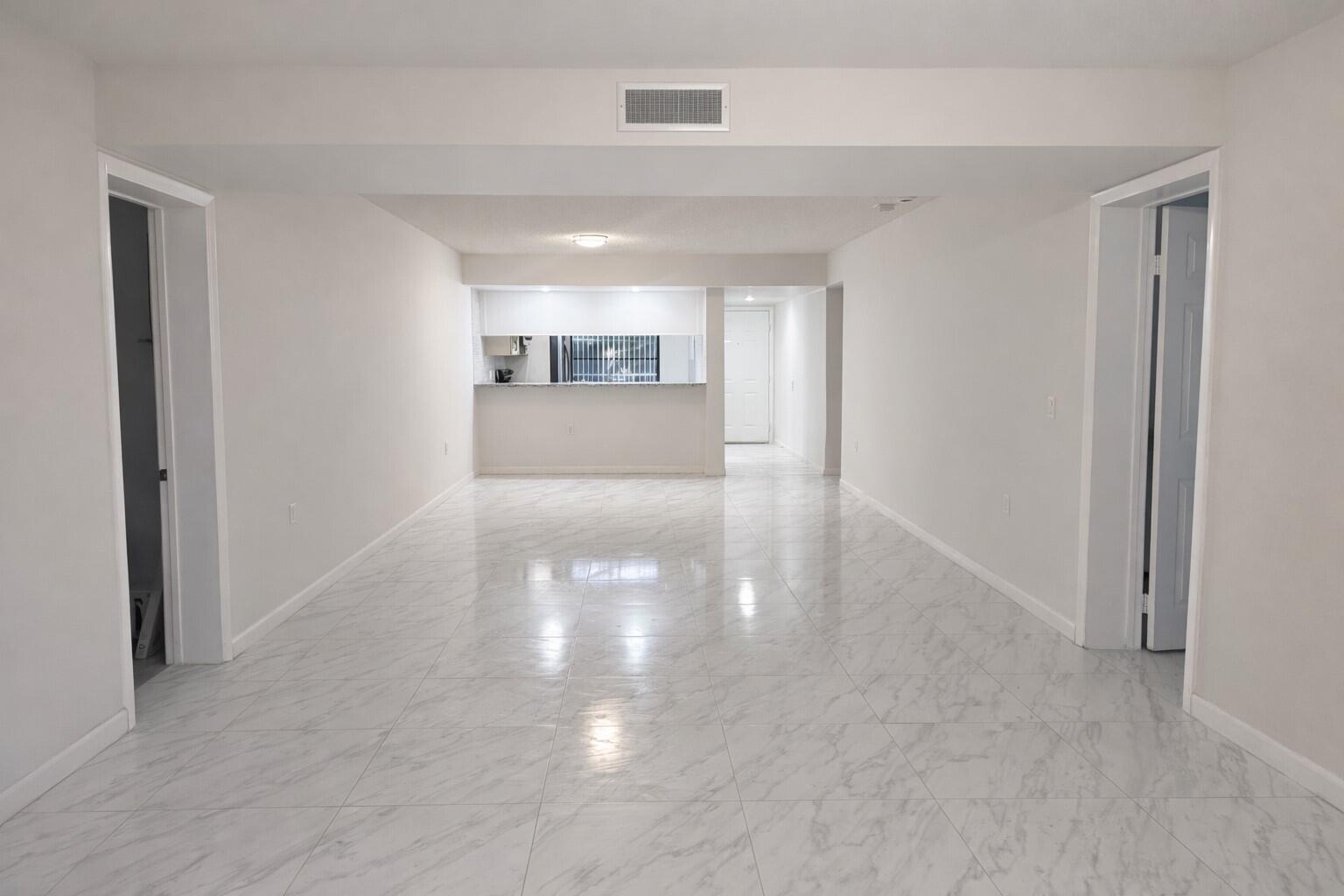 WHITEHALL CONDO OF THE LANDS OF THE PRESIDENT - Residential Lease