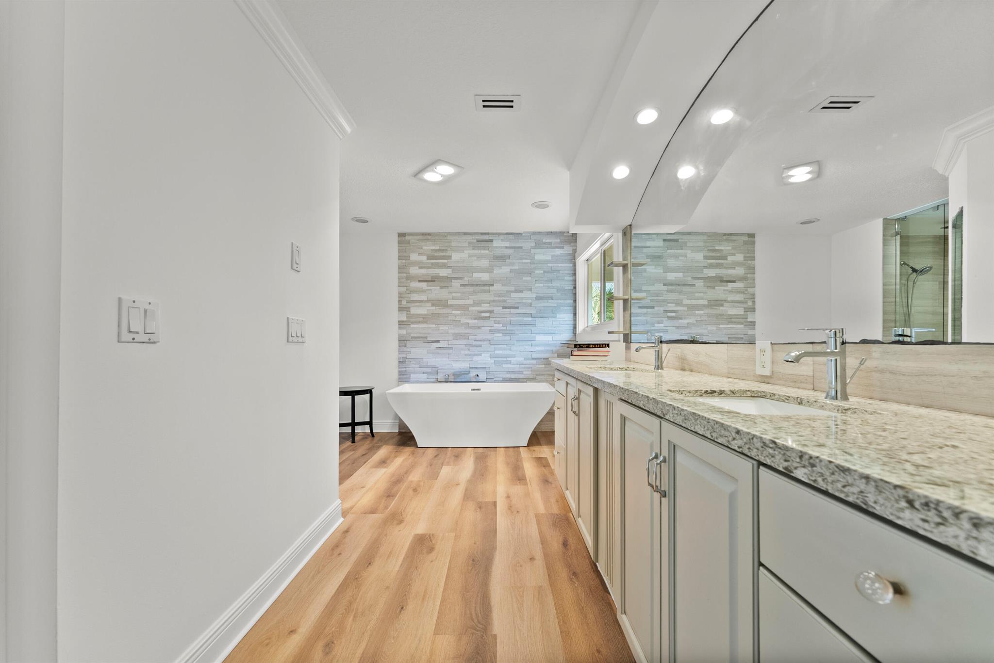 PARKSIDE - Residential