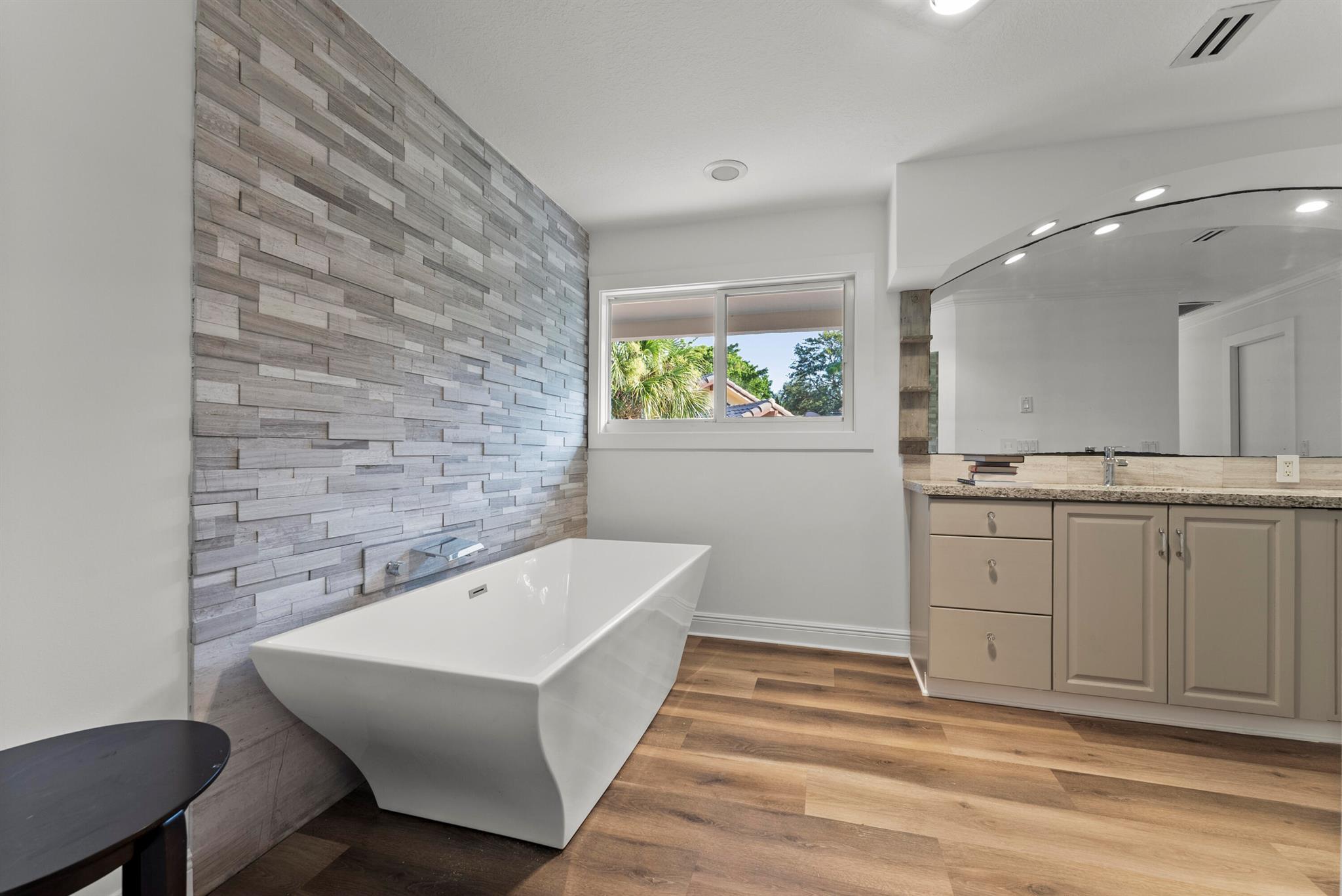 PARKSIDE - Residential