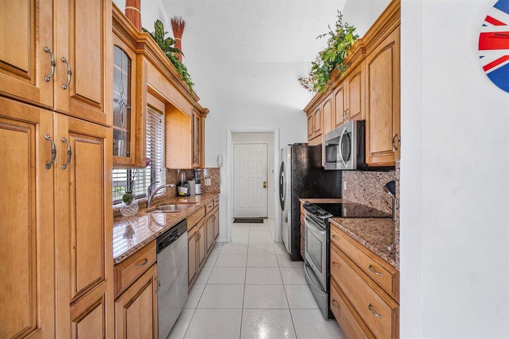 BLUFFS RIVER NORTH - Residential