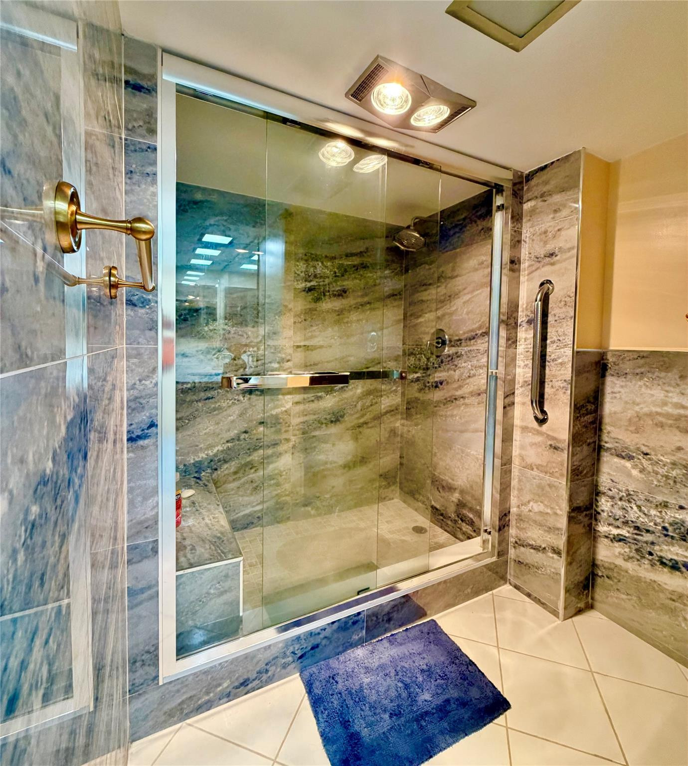 REGENCY TOWER CONDO - Residential