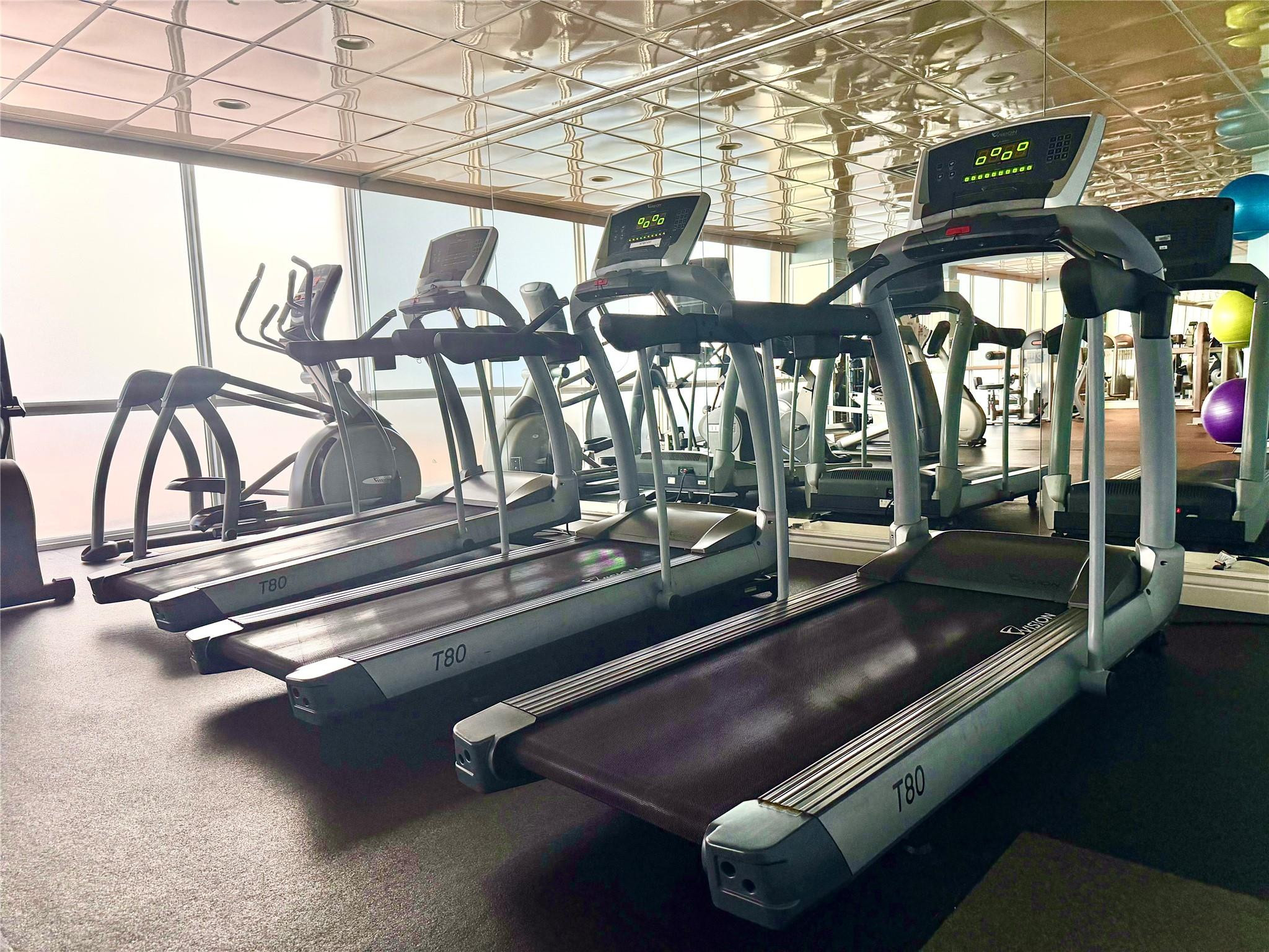 REGENCY TOWER CONDO - Residential