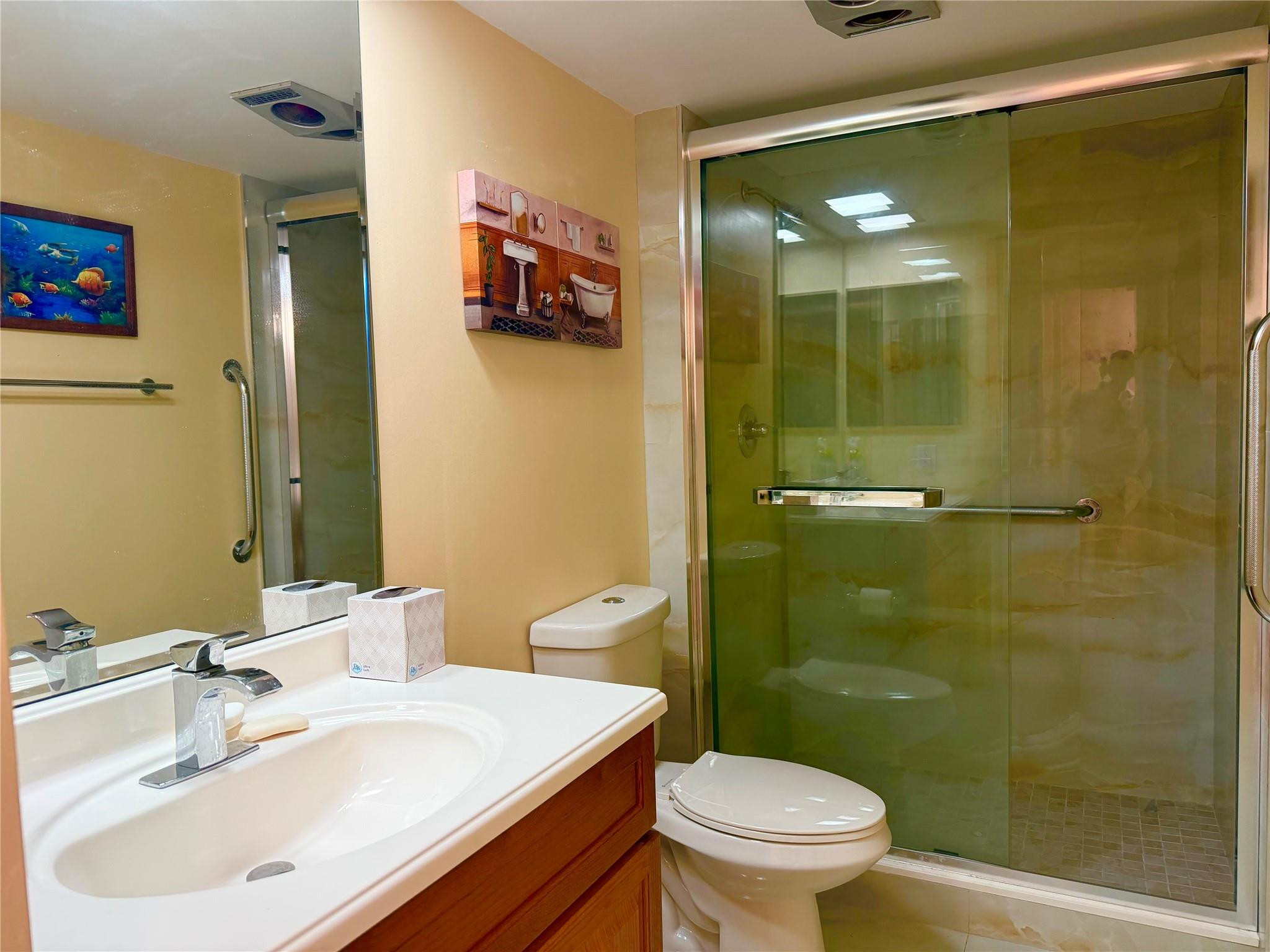 REGENCY TOWER CONDO - Residential