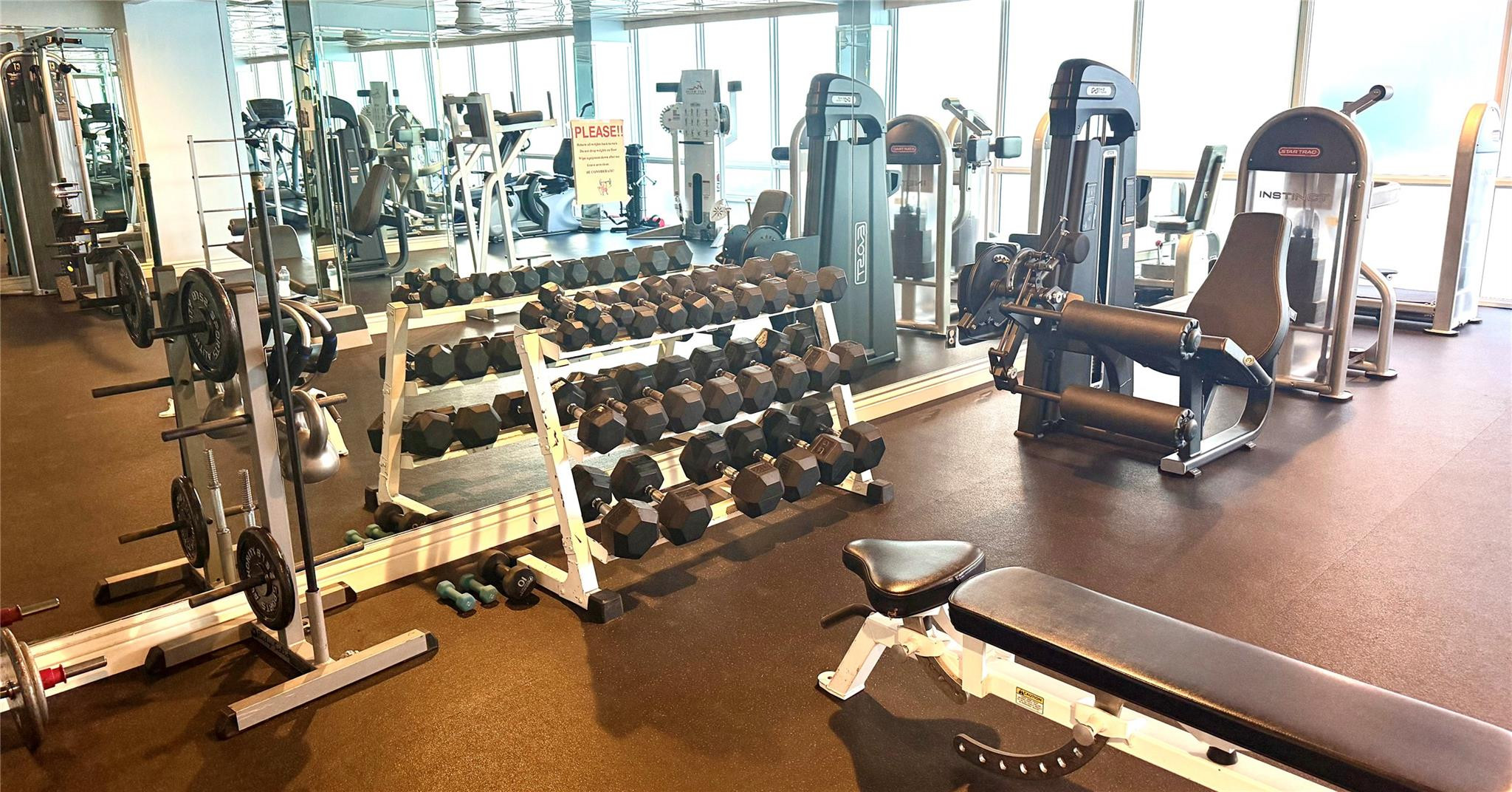 REGENCY TOWER CONDO - Residential