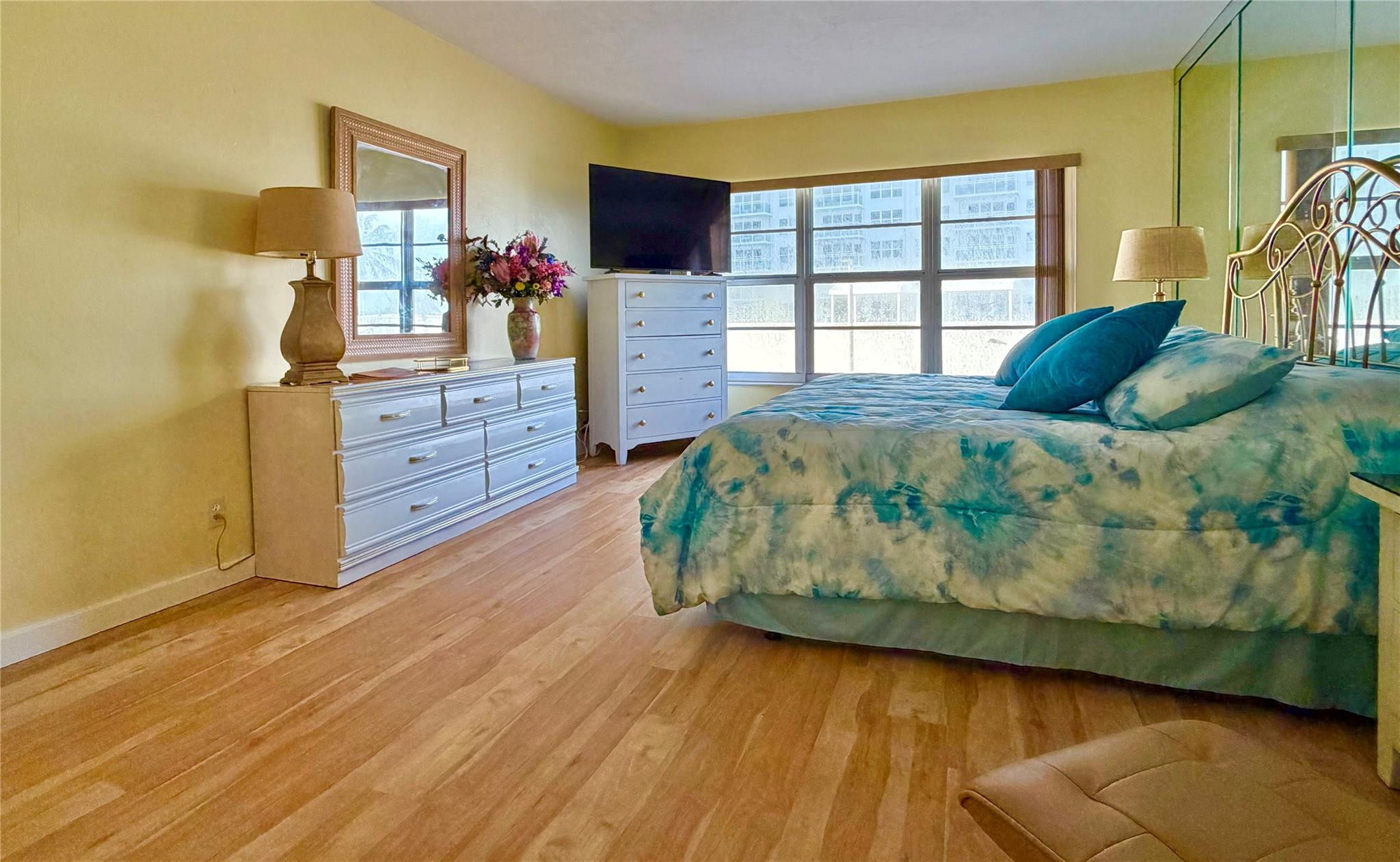 REGENCY TOWER CONDO - Residential