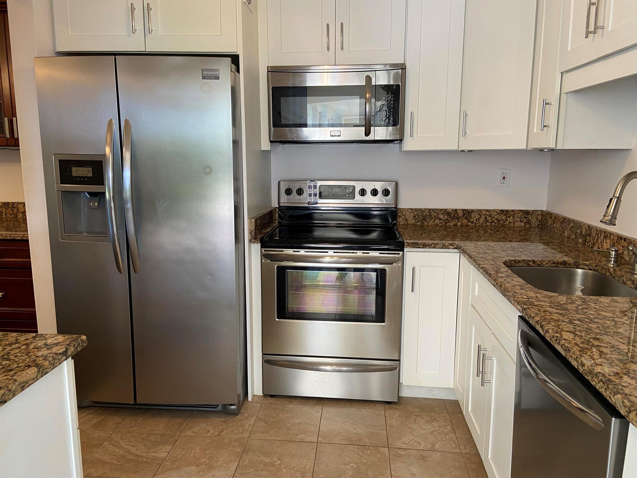 WATERWAY CLUB 8 - Residential Lease